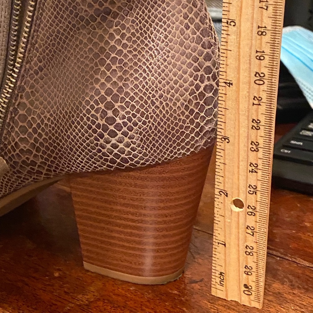 Size 11 Vionic Ankle Boots w/ Side Zipper and Snakeskin Detail - Picture 7 of 8